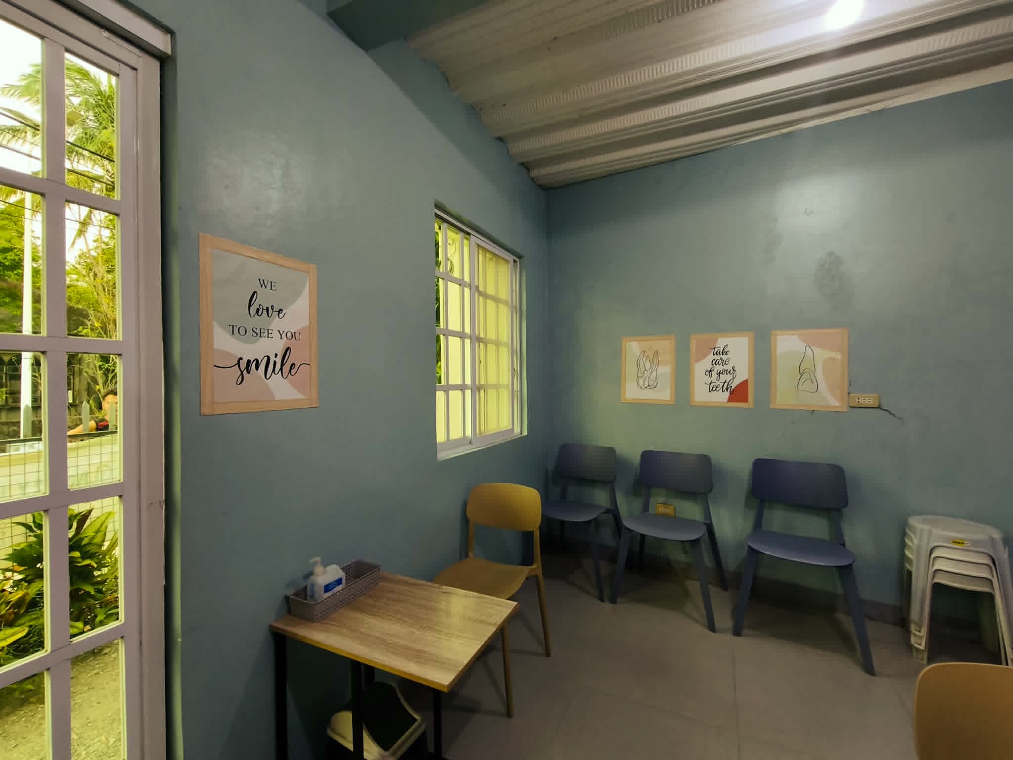 Maglantay Dental Clinic waiting area